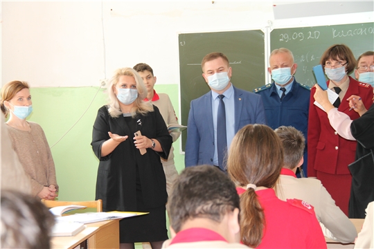Рабочая группа Оперштаба по предупреждению завоза и распространения COVID-19 проверила школы Ядринского района