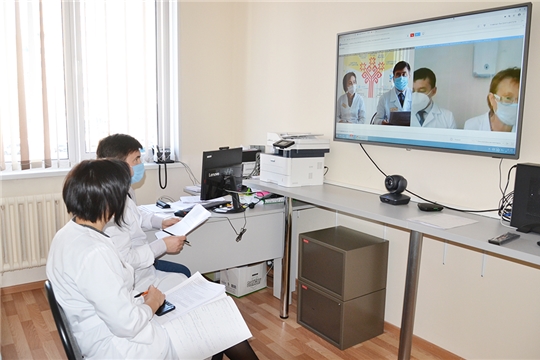 Врачи онкодиспансера консультируют пациентов в районах с помощью телемедицинских технологий