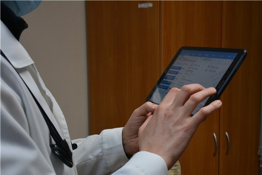 В рамках нацпроекта «Здравоохранение» участковых врачей обеспечат планшетами