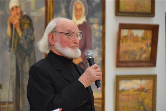 Открылась выставка, посвящённая 85-летию заслуженного художника России Николая Карачарскова