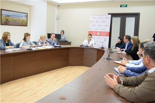 Министр Роза Лизакова встретилась с руководителями коммерческих кинотеатров и театров