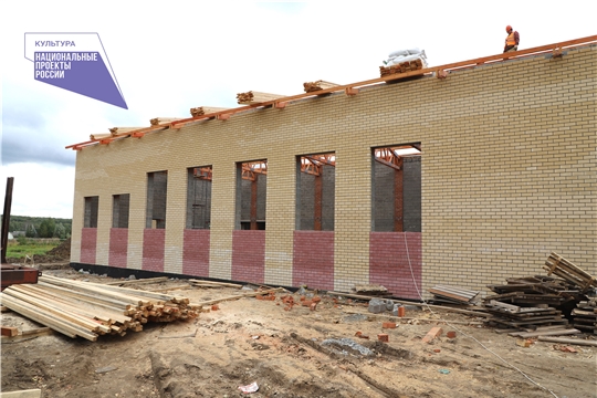 В Вурнарском районе продолжаются работы по строительству сельского дома культуры в д. Буртасы