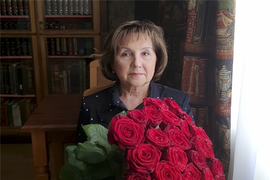 Директор Национальной библиотеки Чувашии Светлана Старикова отмечает юбилей