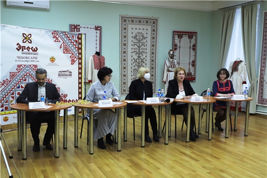 Состоялась пресс-конференция по учреждению Дня чувашской вышивки