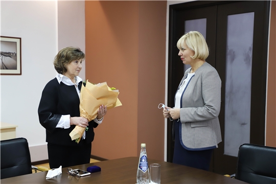 Светлана Каликова выразила благодарность директору Национальной библиотеки Чувашии за плодотворную работу