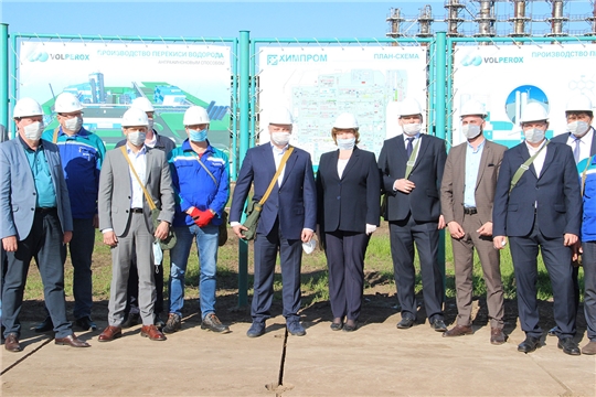 На строительной площадке ПАО «Химпром» произвели вдавливание первой сваи нового производства перекиси водорода