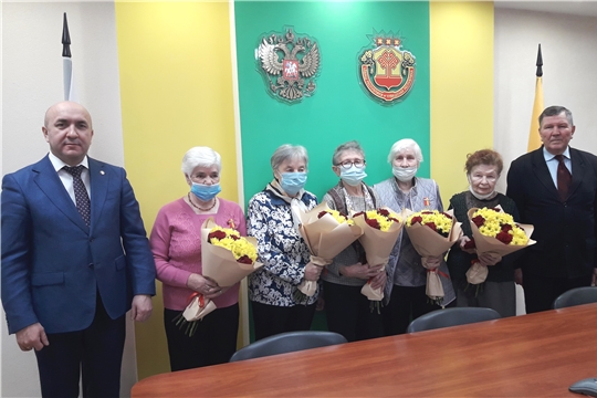В преддверии Нового года Сергей Артамонов встретился с ветеранами АПК