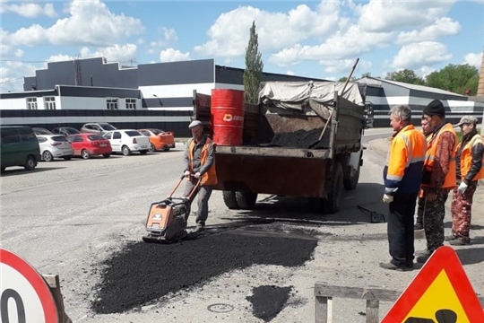 В Шумерле проводятся дополнительные работы по ямочному ремонту автомобильных дорог