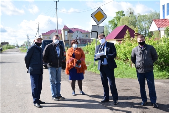 В Красночетайском районе проведена очередная инспекционная поездка по объектам дорожного ремонта