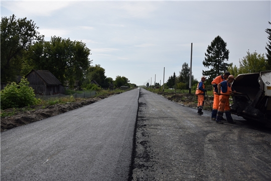 В Алатырском районе продолжается строительство автомобильной дороги в поселке Восход