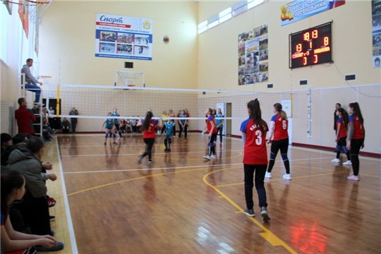 В Моргаушском районе проходит волейбольный турнир среди школьников на Кубок Молодежного парламента