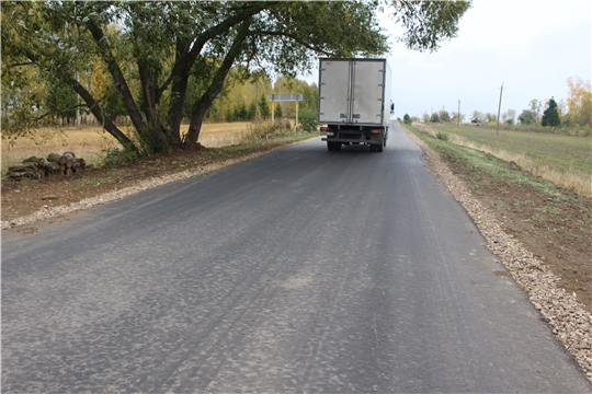 В рамках национального проекта «Безопасные и качественные автомобильные дороги» в Моргаушском районе  в этом году будет отремонтировано 4,75 км дорог: «теперь и на нашей «улице» будет праздник»