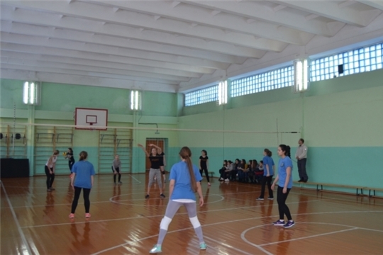 В Московском районе г. Чебоксары проведен 8-ой волейбольный турнир памяти учителя физкультуры Анатолия Васильева