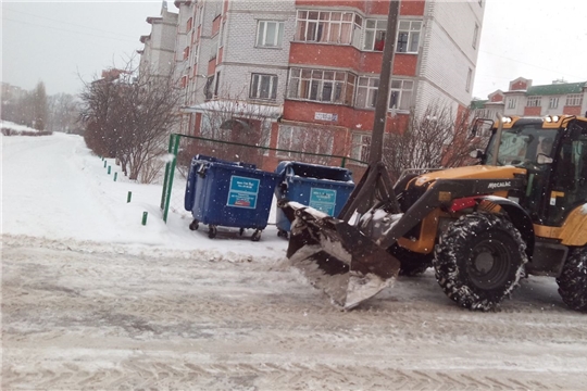 Жилищно-коммунальные службы Московского района г. Чебоксары продолжают работу по уборке снега