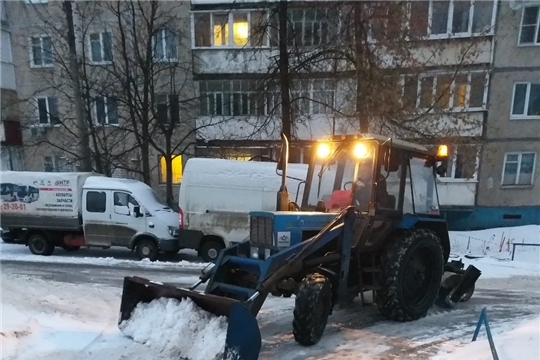 Уборка снега в Московском районе г. Чебоксары идет в текущем режиме
