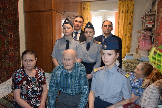 Год памяти и славы: ветеранам Великой Отечественной войны Антонине Янасловой и Георгию Савинову на дому вручены юбилейные медали