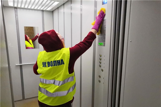 Управляющие организации Московского района г. Чебоксары проводят работу по дезинфекции жилого фонда