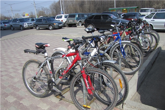 В общественных местах пристегивайте велосипеды защитными замками
