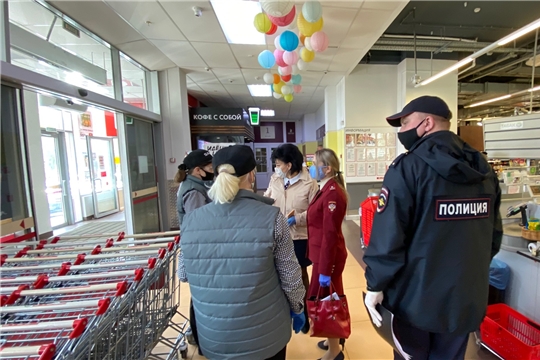 Масочный режим установлен для всех: и для покупателей, и продавцов предприятий торговли