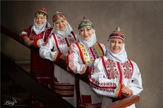 За три дня онлайн-конкурса «Перле – Вместе» представлено 30 работ с изображением чувашского костюма