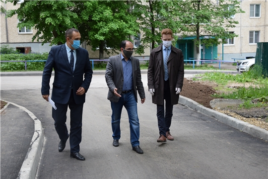 Чебоксарский общественный контроль проверяет ход ремонтных работ на дворовых территориях