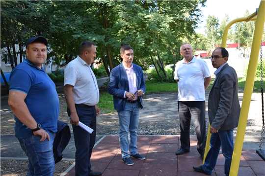 В Чебоксарах проинспектировали ход выполнения работ по благоустройству территорий