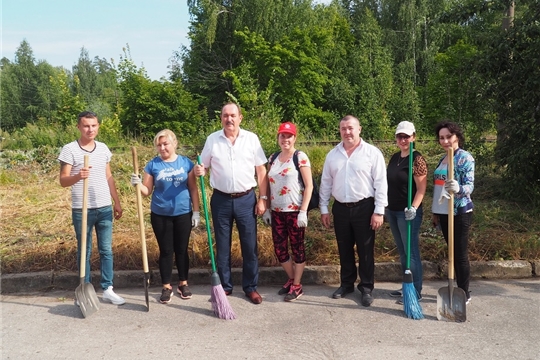 В преддверии Дня города на Чапаевском поселке провели санитарный четверг