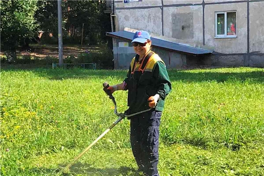 В Чебоксарах начался четвертый этап покоса травы