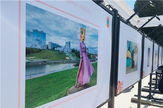 В этнокомплексе «Амазония» открылась уникальная фотовыставка под открытым небом «ОНА»