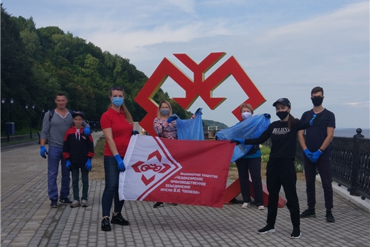 Жители Чувашии присоединились к Единому дню уборки вдоль берегов Волги