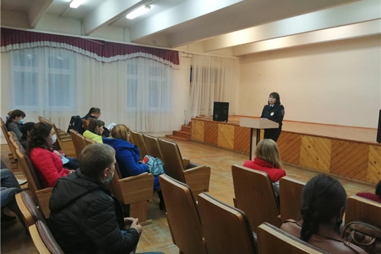 В Чебоксарах возобновлены отчетные встречи участковых уполномоченных полиции с жителями микрорайонов