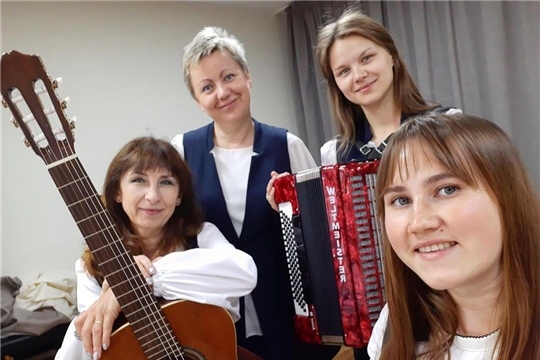 Преподаватели Академии искусств подготовили онлайн-концерт «Искусством мы увлечены»