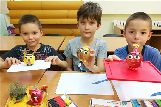 Для детей из социально-реабилитационного центра организовали мастер-класс «Дары осени»