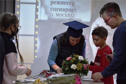 Режиссер и сценарист Татьяна Мирошник (г. Москва) встретилась с юными журналистами