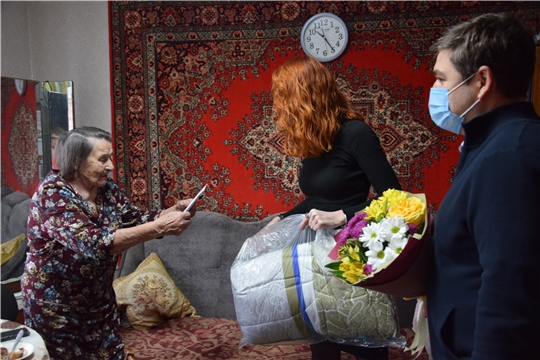 Долгожительницу Нину Алексеевну поздравили с 95-летием
