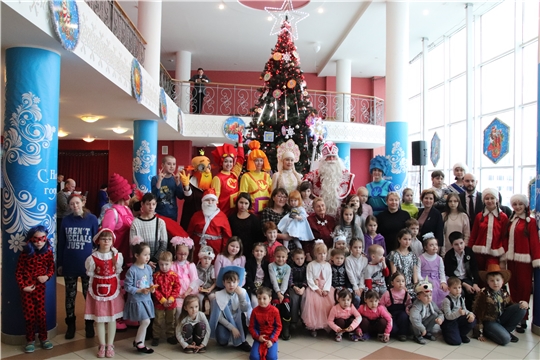 В Новочебоксарске состоялась ежегодная Рождественская елка для детей с ограниченными возможностями здоровья