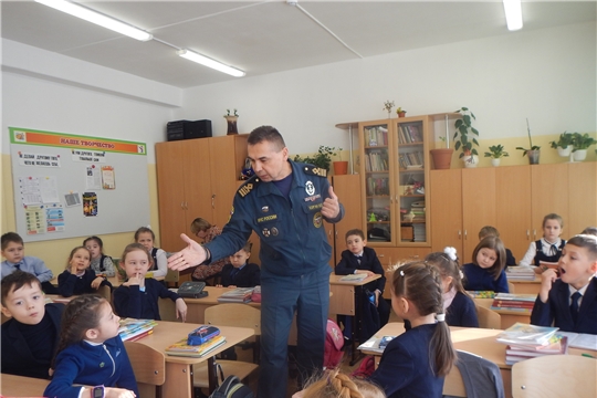 Занятия по безопасности на водных объектах в школах Новочебоксарска продолжаются