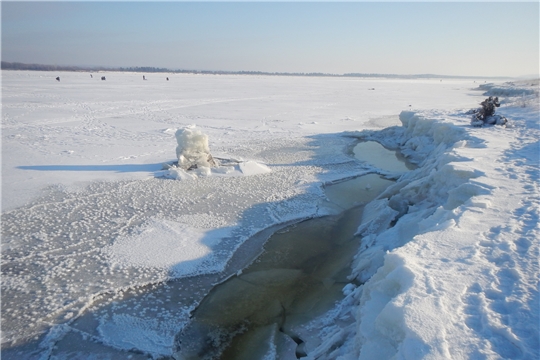 Любители подлёдного лова, соблюдайте правила безопасного поведения на льду!