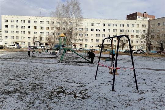 В Новочебоксарске усилена работа по ограждению спортивных и детских комплексов
