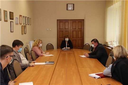 Глава администрации Ольга Чепрасова провела совещание по ремонту дворовых территорий в 2020 году