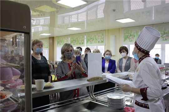 В Чебоксарах проводятся уроки по организации горячего питания в школах