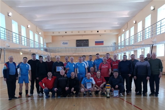 Ветераны волейбола Порецкого района – серебряные призеры Межрегионального турнира