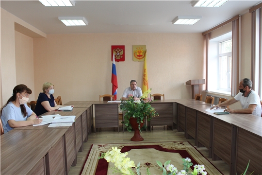 Глава администрации Порецкого района Евгений Лебедев провел заседание муниципальной балансовой комиссии
