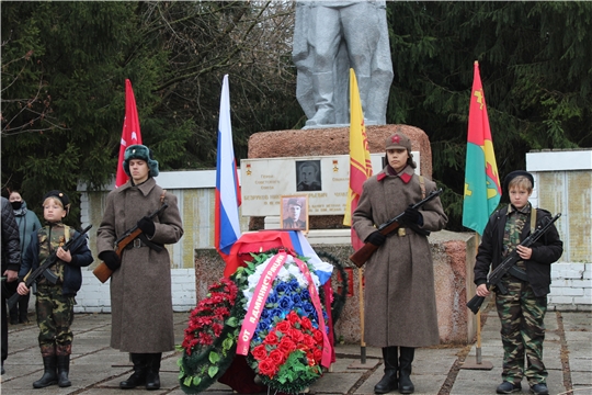 Траурная церемония перезахоронения останков воина Василия Петровича Меньшова, погибшего в годы Великой Отечественной войны