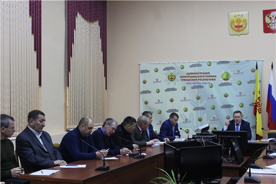 Глава администрации Шемуршинского района Владимир Денисов провел расширенное совещание