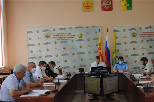 Сегодня в зале заседаний администрации состоялось заседание комиссии по профилактике правонарушений в Шемуршинском районе