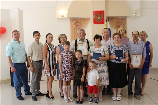 В Шемуршинском районе состоялось торжественное вручение общественной награды - медали «За любовь и верность»