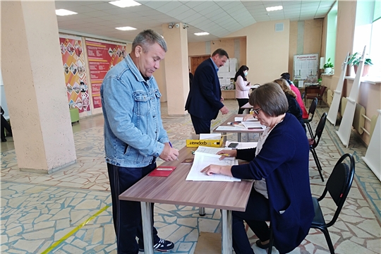 В Шемуршинском районе на 10 часов проголосовали 55,33 % избирателей