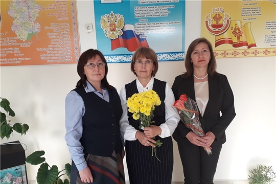 Учителĕн ĕçĕ йывăр, анчах сумлă та пархатарлă