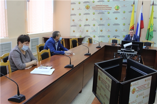 Сегодня глава администрации Шемуршинского района Денисов В.В.  провел совещание  по вопросам благоустройства территорий Шемуршинского сельского поселения